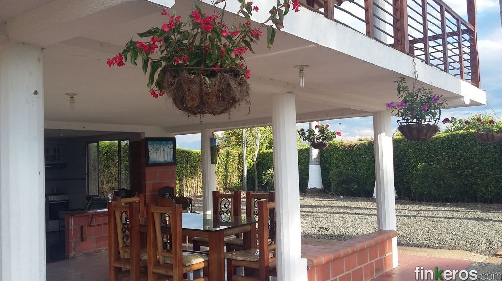 FINCA EN LA ESTRELLA CÓMODA Y ACOJEDORA - Finca en Pereira, Risaralda